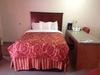 Intown Suites Extended Stay Auburn Al מראה חיצוני תמונה